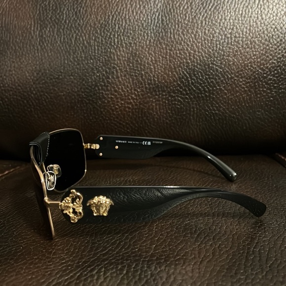 Versace unisex la Medusa Tinted logo monogram aviator sunglasses NWB - Picture 8 of 12